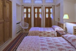اتاق دو تخت قاجاری